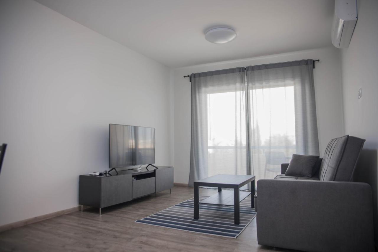 Modern Apartment Not Far From The Beach Пафос Екстер'єр фото